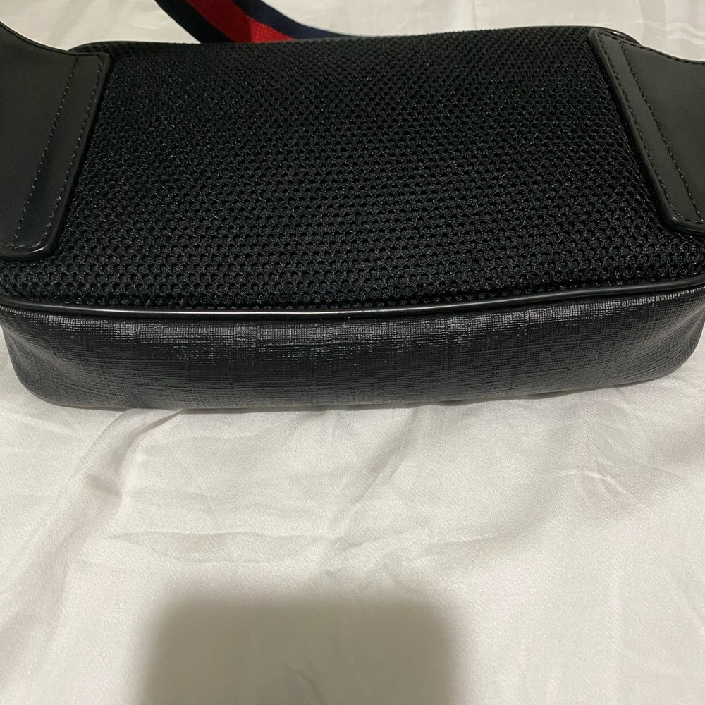 Gucci Belt Bag/Fanny Pack/Crossbody Bag - Picture 8 of 9